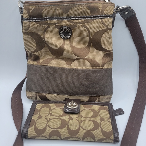 Coach sling bag with wallet - Picture 2 of 13